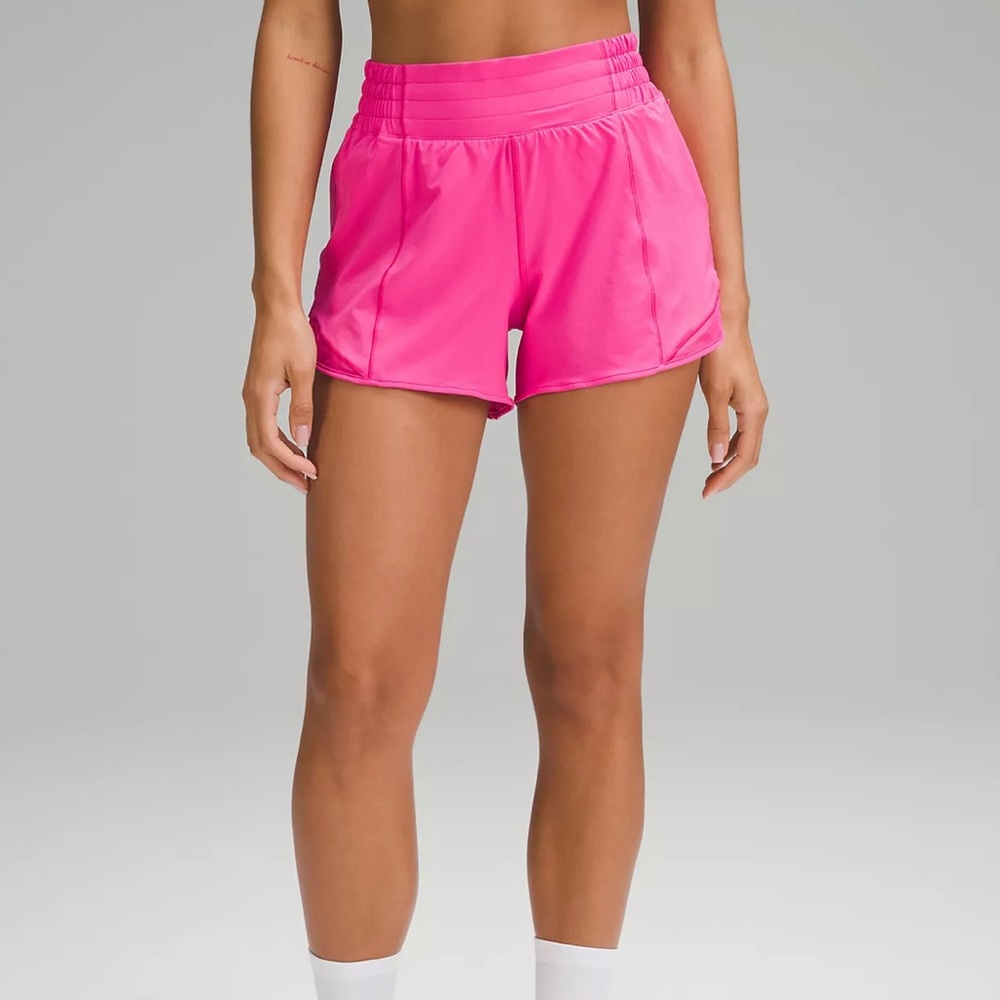 Lululemon Sonic Hotty Hots 4” in size 8 (medium)/Never worn.